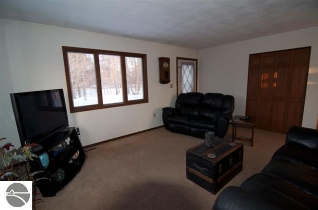 2816 North Reynolds Road Interlochen, MI 49643 - Photo 10 of 31 1743754-9.JPG