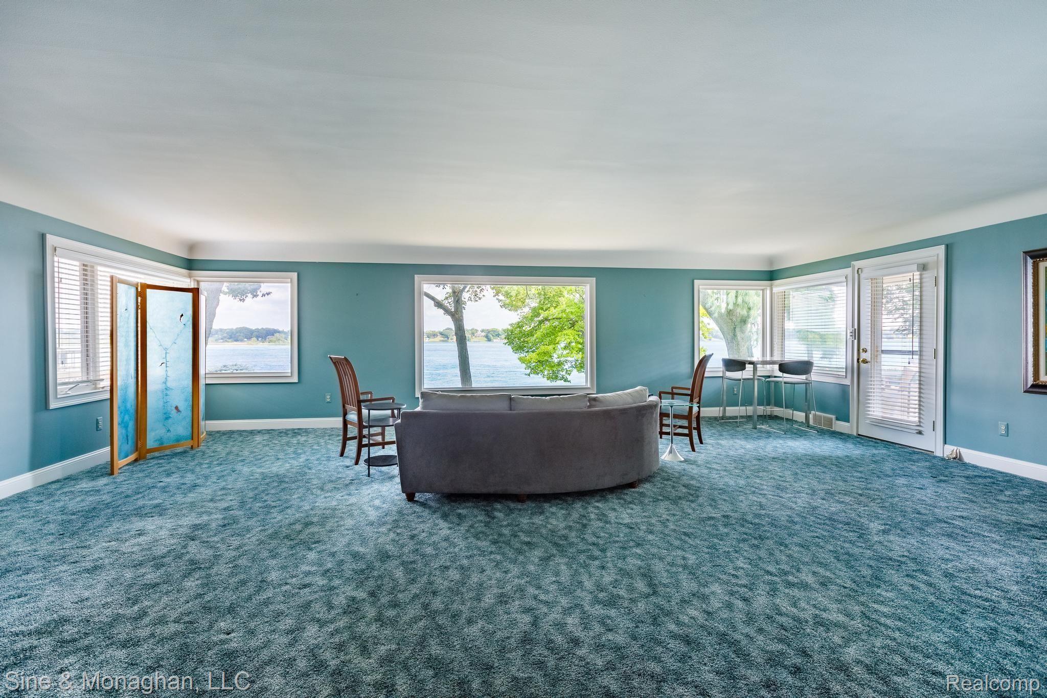 1317 River Road St. Clair, MI 48079 - Photo 7 of 46 7 SPACIOUS LIVING ROOM 1317 River Rd-5.jpg