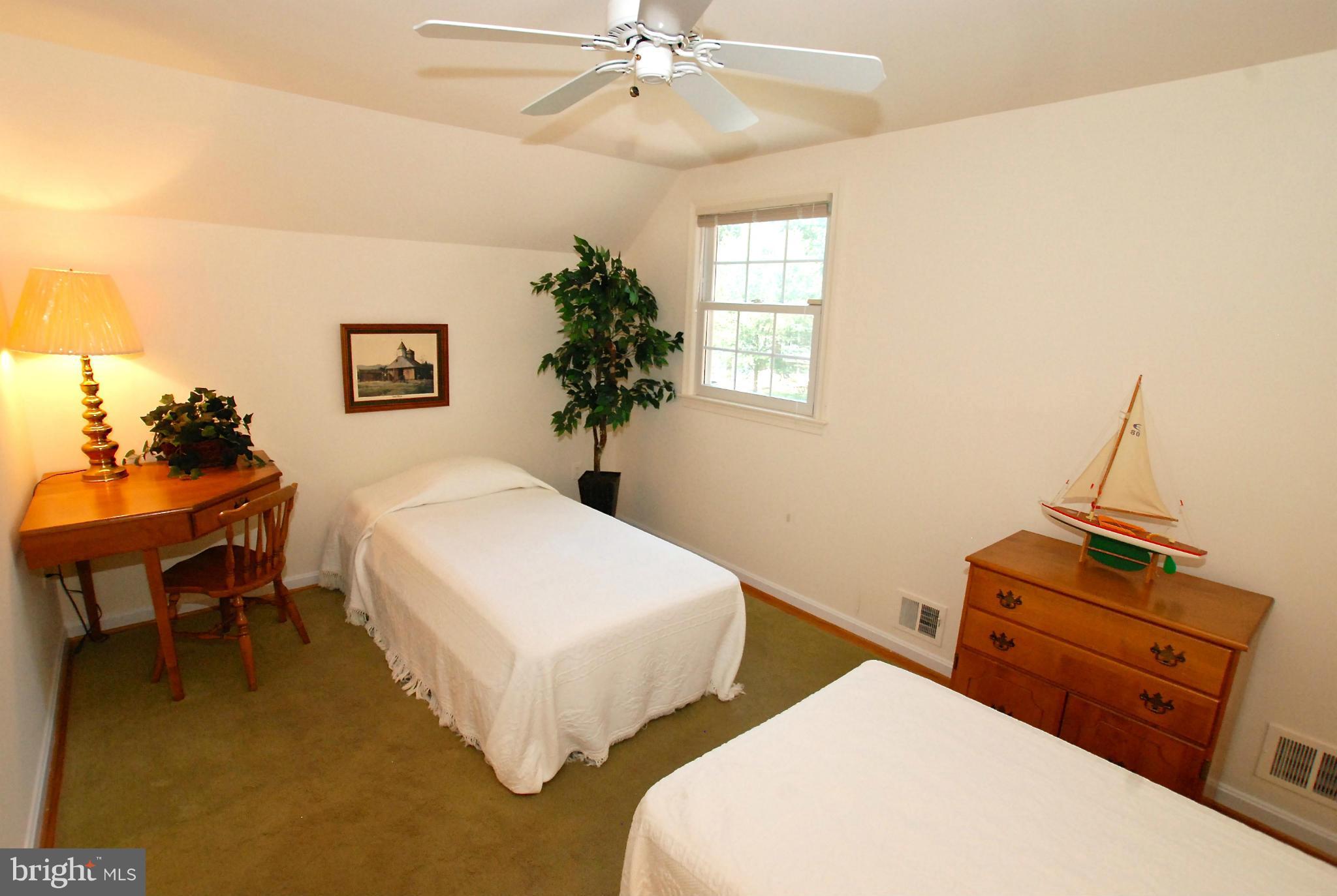 6107 Lorcom Court Springfield, VA 22152 - Photo 4 of 5 Bedroom