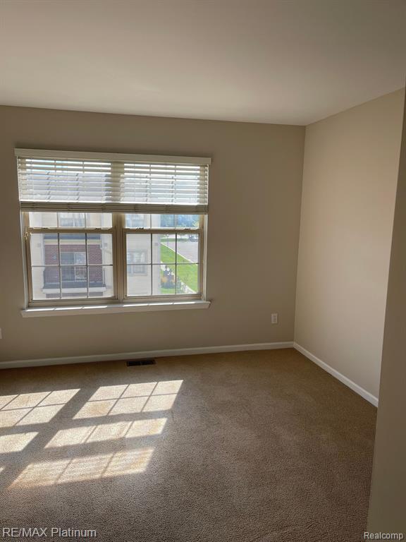 1375 Raliegh Place Troy, MI 48084 - Photo 9 of 18