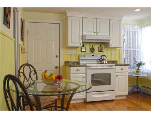 211 Main Street Cumberland, ME 04021 - Photo 3 of 10 Kitchen.