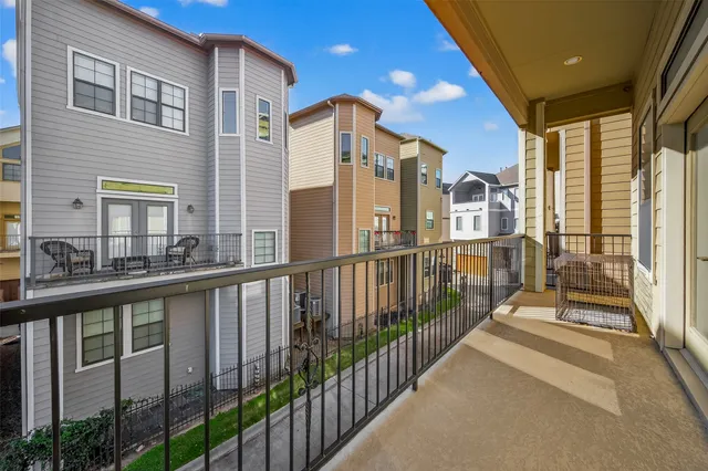 $3,500 | 2063 West 14th 1/2 Street, Houston, TX 77008