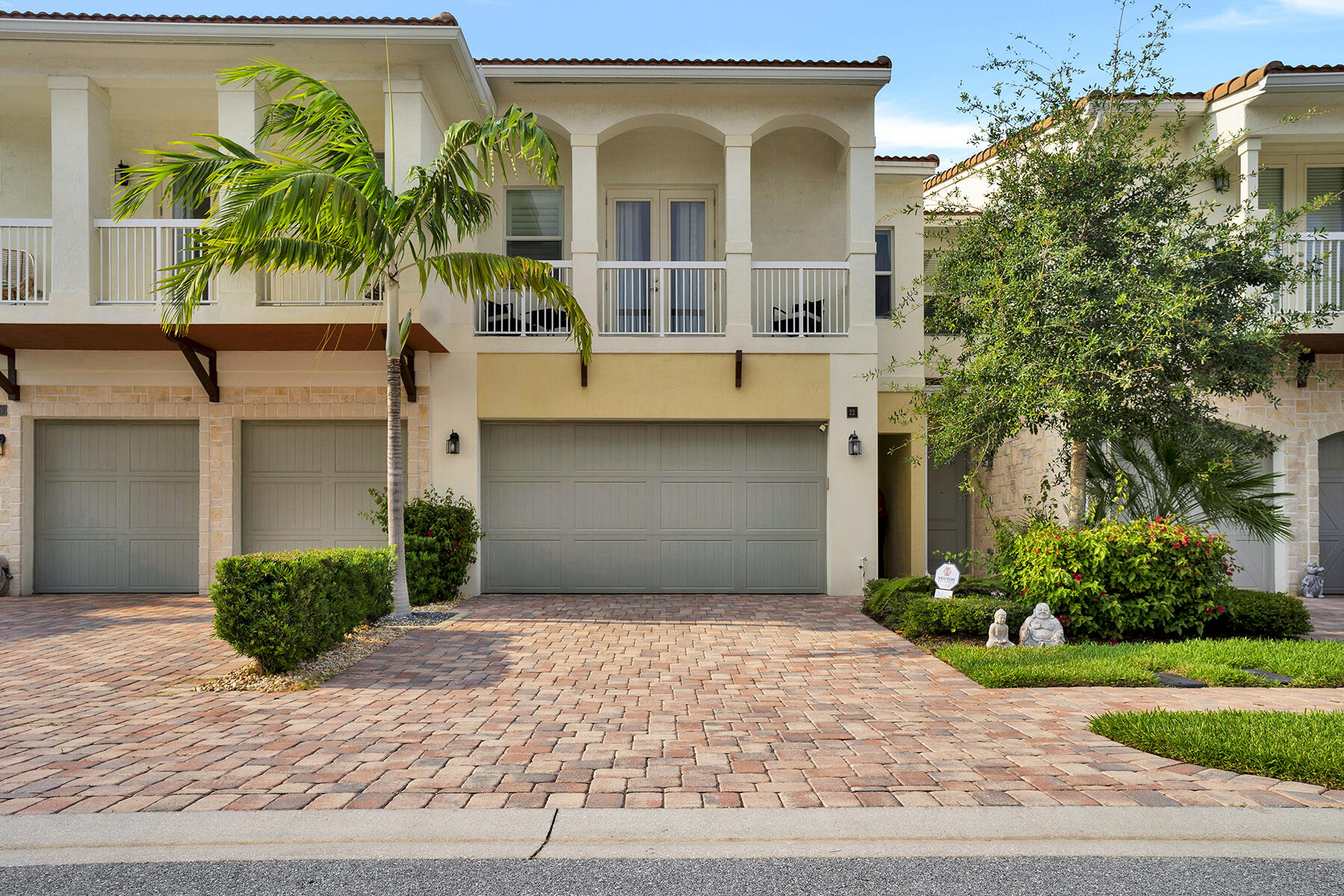 100 Northwest 69th Circle, Unit 22 Boca Raton, FL 33487 - Photo 1 of 29 Front view