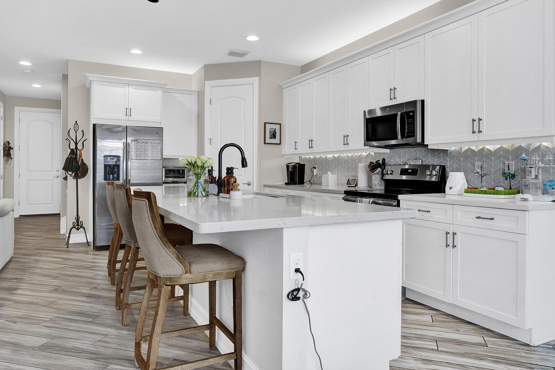 100 Northwest 69th Circle, Unit 22 Boca Raton, FL 33487 - Photo 3 of 29 Open Kitchen
