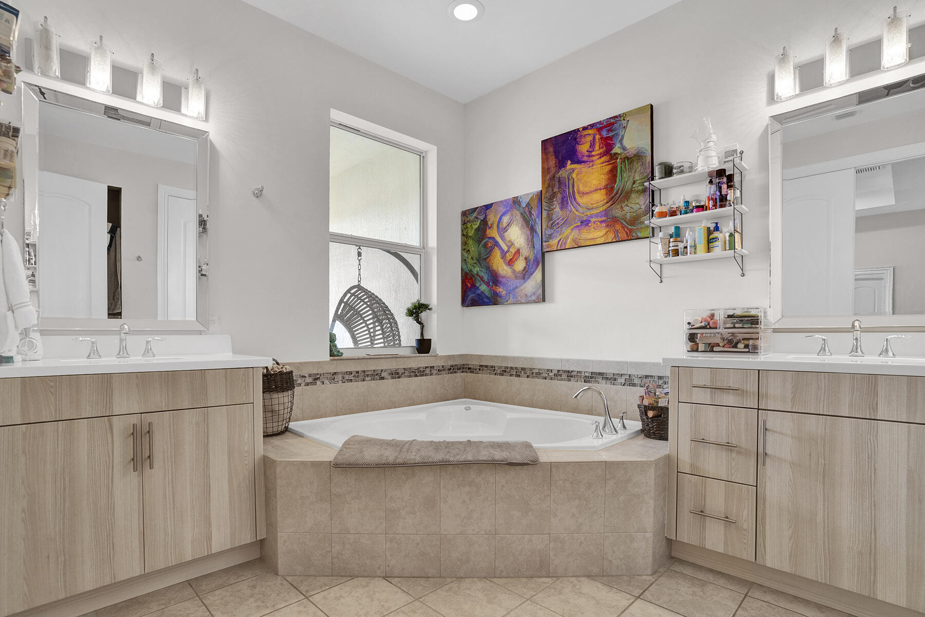 100 Northwest 69th Circle, Unit 22 Boca Raton, FL 33487 - Photo 10 of 29 Master Bathroom