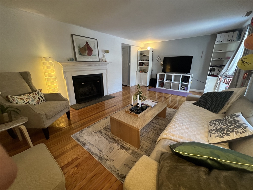 68 Jericho Road, Unit 68 Weston, MA 02493 - Photo 6 of 8