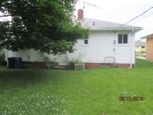 7240 Maplewood Road Parma, OH 44130 - Photo 3 of 20 Gallery Image 3