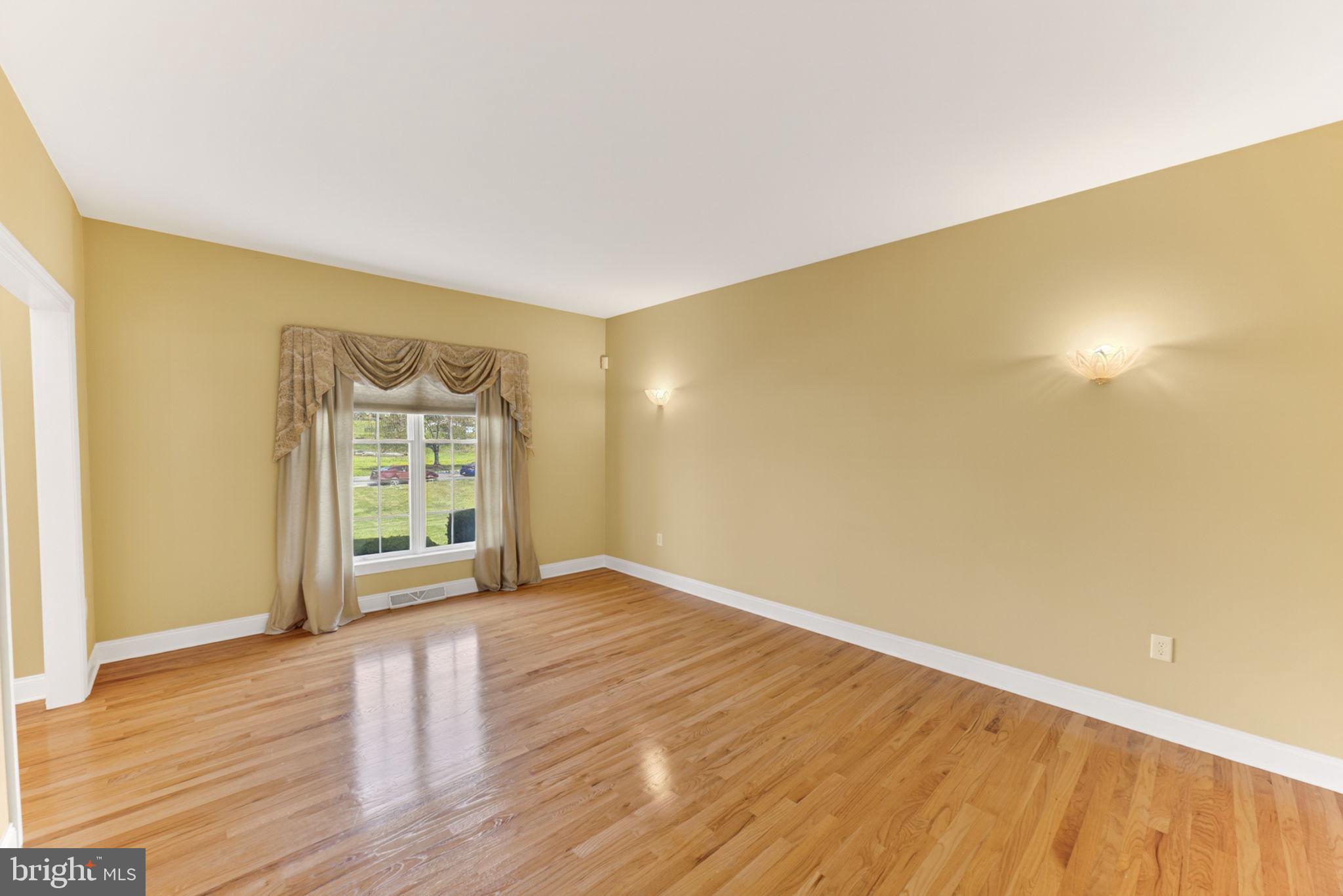 3500 Manor Road Bethlehem, PA 18020 - Photo 20 of 84 Formal Living Room