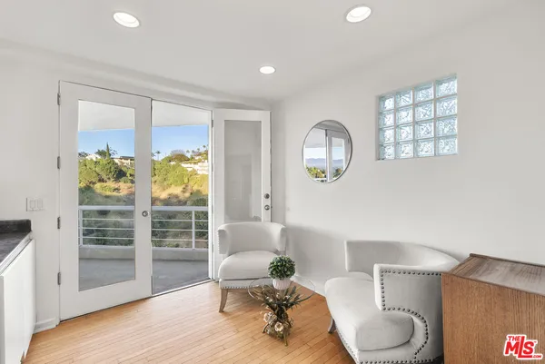 $2,350,000 | 3670 Avenida Del Sol, Studio City, CA 91604