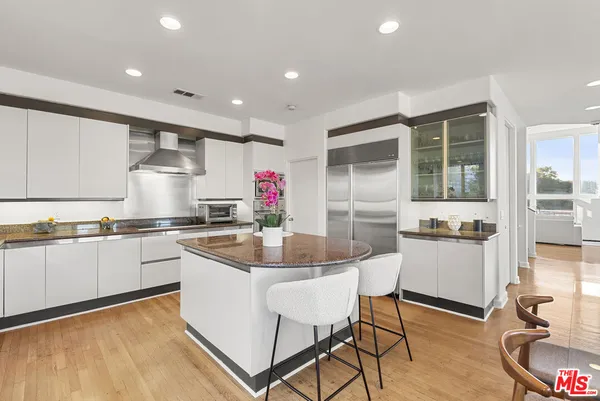$2,350,000 | 3670 Avenida Del Sol, Studio City, CA 91604