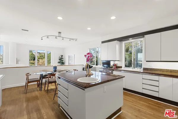 $2,350,000 | 3670 Avenida Del Sol, Studio City, CA 91604