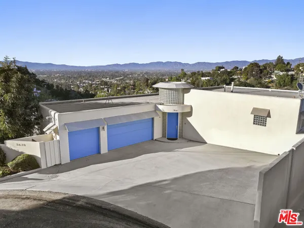$2,350,000 | 3670 Avenida Del Sol, Studio City, CA 91604