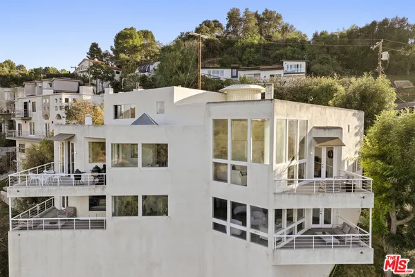 $2,350,000 | 3670 Avenida Del Sol, Studio City, CA 91604