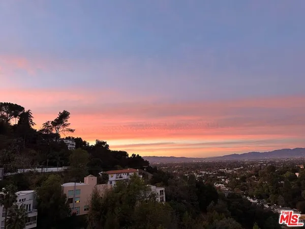 $2,350,000 | 3670 Avenida Del Sol, Studio City, CA 91604