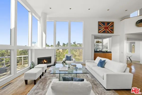 $2,350,000 | 3670 Avenida Del Sol, Studio City, CA 91604