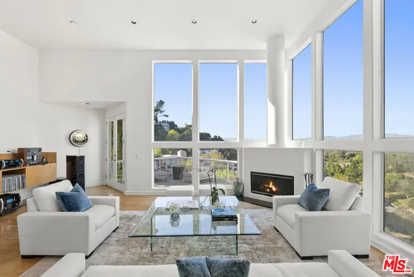 $2,350,000 | 3670 Avenida Del Sol, Studio City, CA 91604