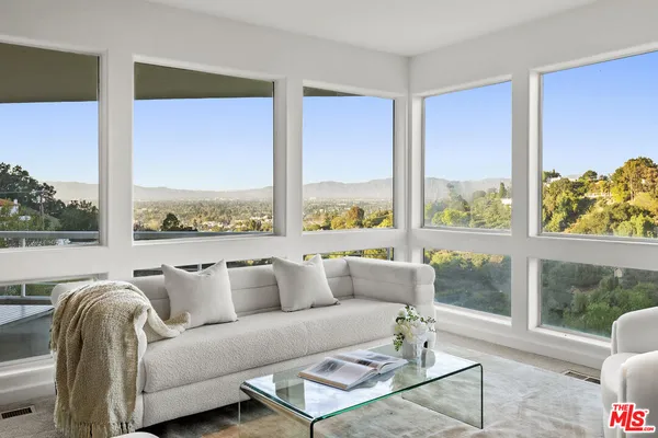 $2,350,000 | 3670 Avenida Del Sol, Studio City, CA 91604