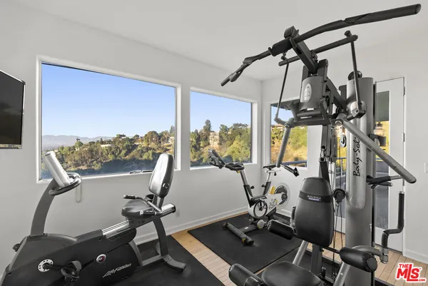 $2,350,000 | 3670 Avenida Del Sol, Studio City, CA 91604
