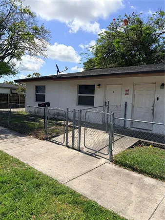 $1,900 | 1329 Northwest 6th Avenue, Unit A, Florida City, FL 33034