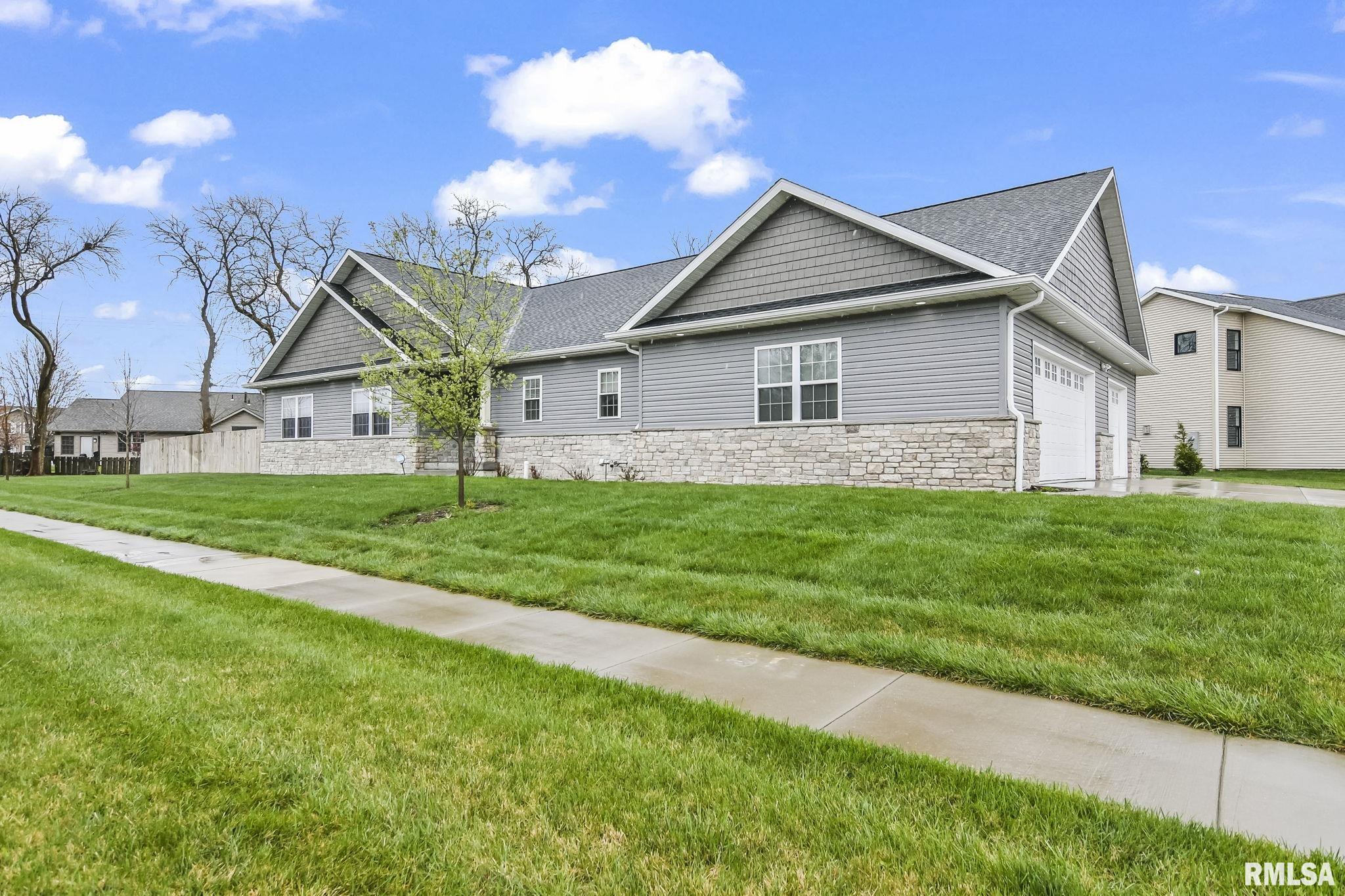 1900 Bent Creek Road Springfield, IL 62711 - Photo 3 of 42