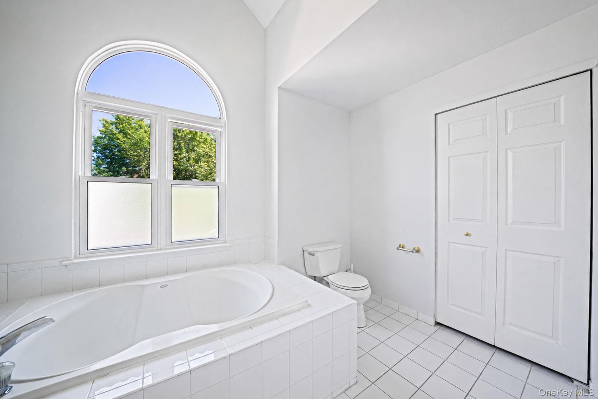 101 Raspberry Court Melville, NY 11747 - Photo 33 of 44