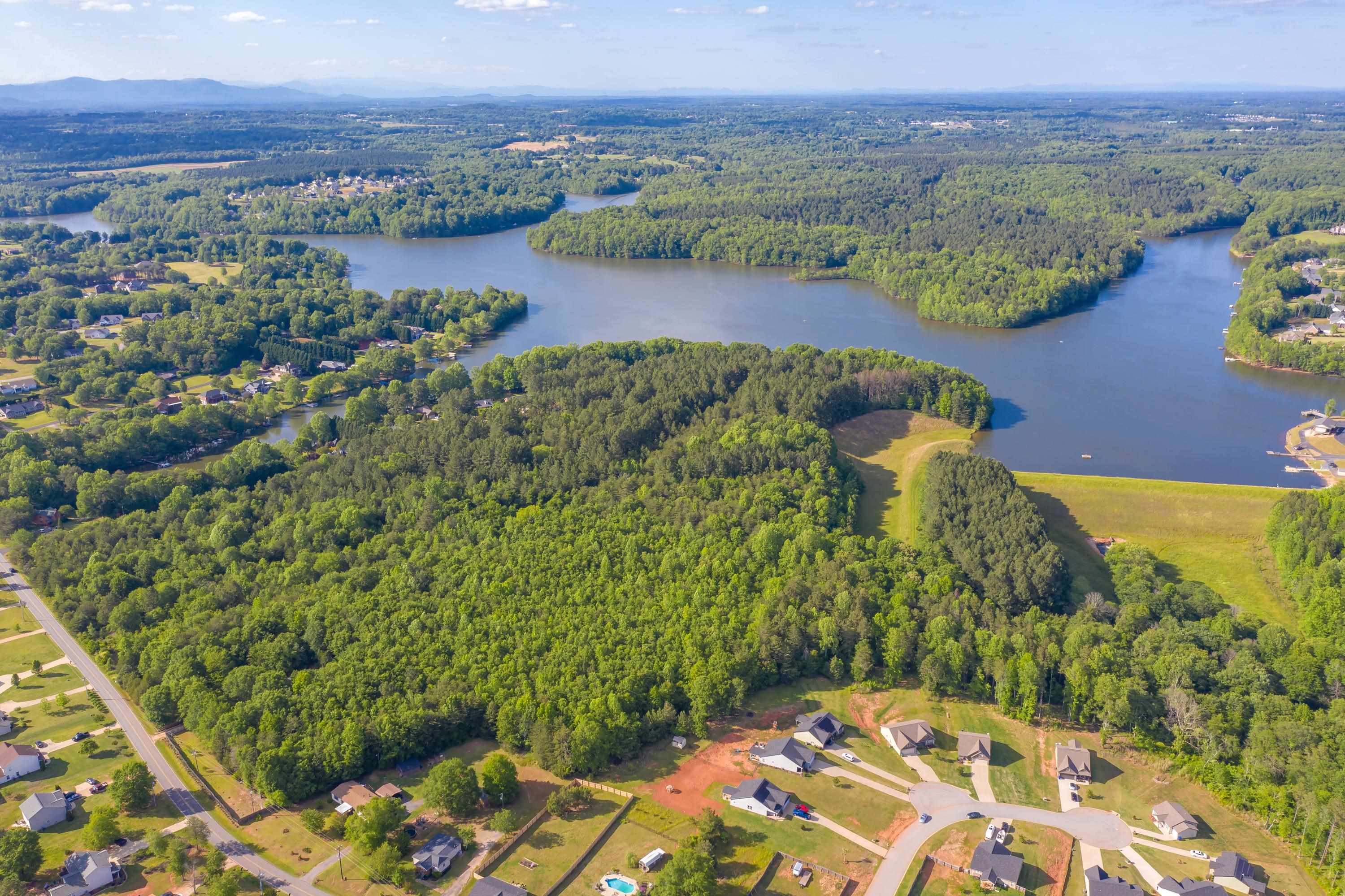 355 Gibbs Road Wellford, SC 29385 - Photo 13 of 20
