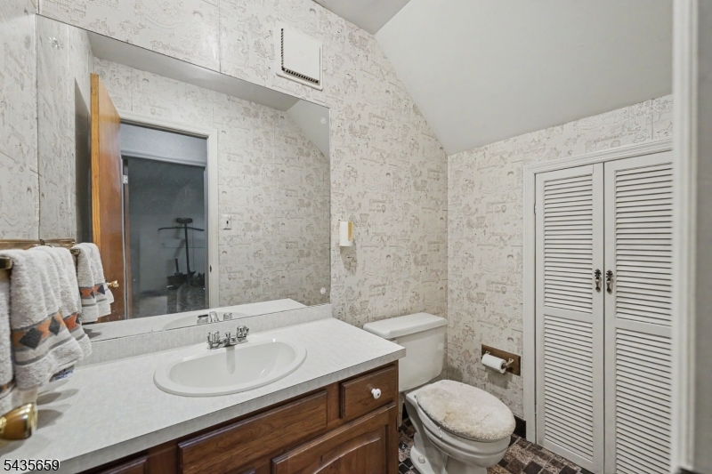 68 Yellow Brick Road Wayne, NJ 07470 - Photo 22 of 27