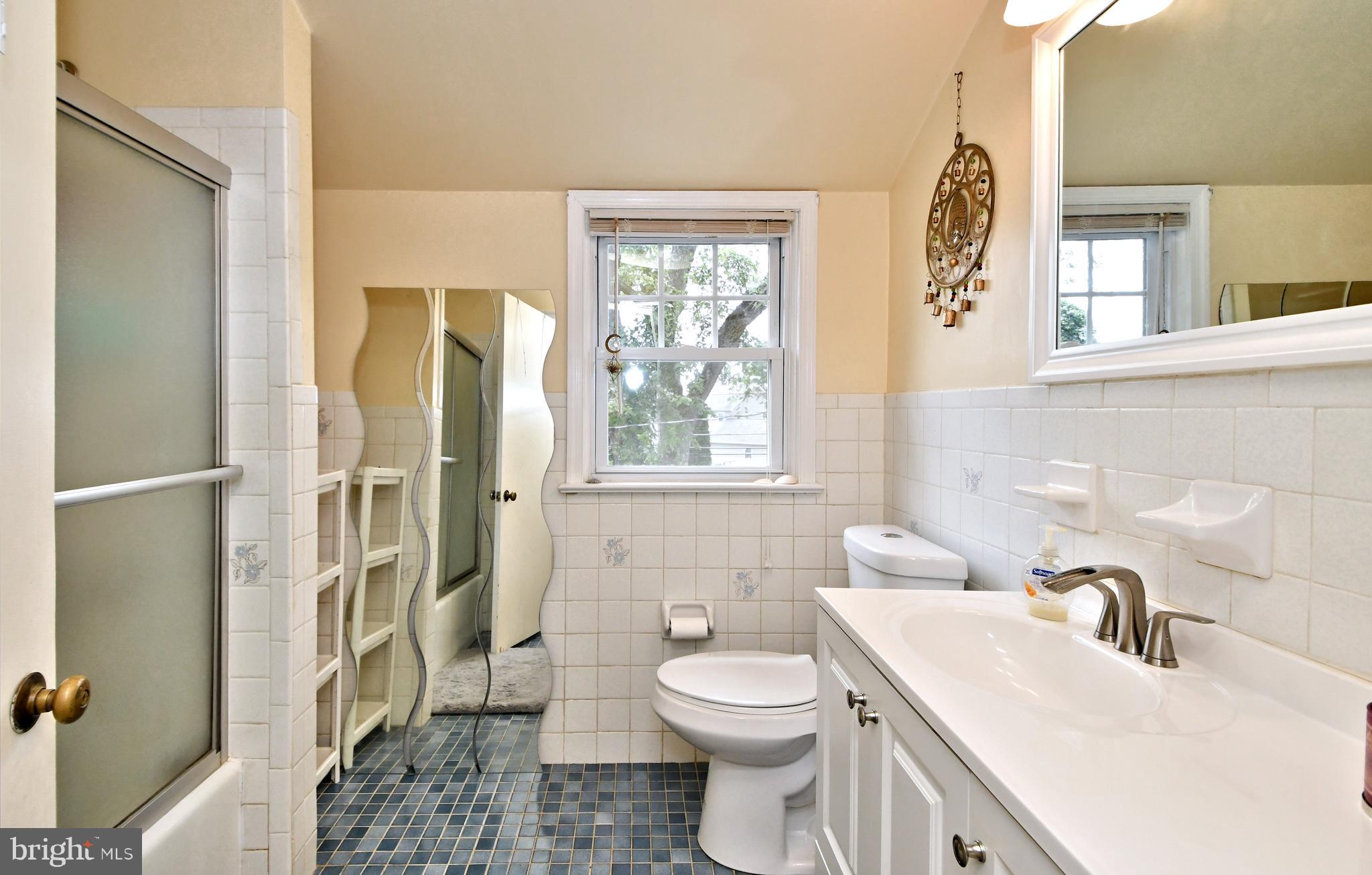 980 Byberry Road Huntingdon Valley, PA 19006 - Photo 19 of 32 Upstairs Full Bath