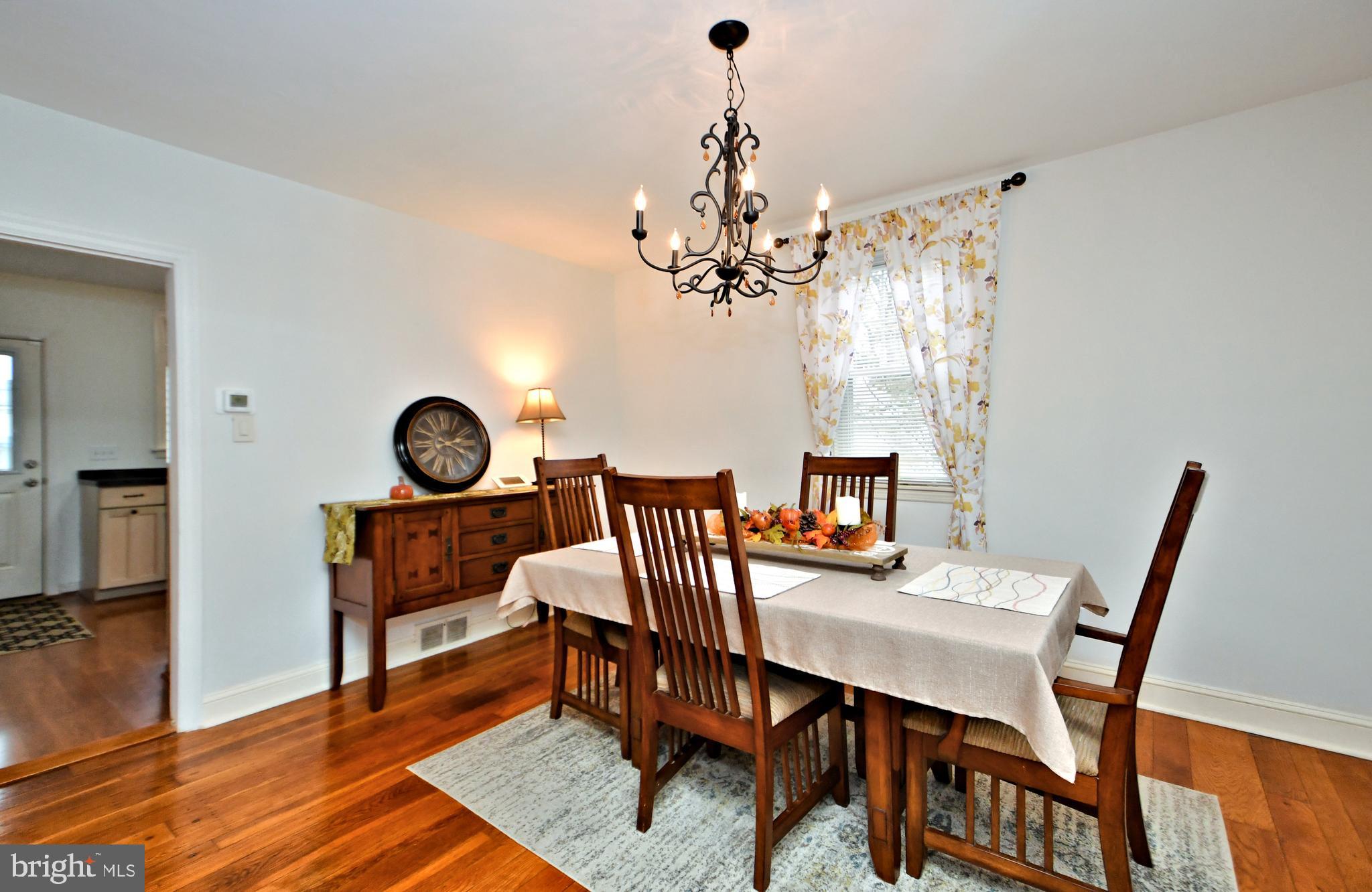 980 Byberry Road Huntingdon Valley, PA 19006 - Photo 6 of 32 Dining Room