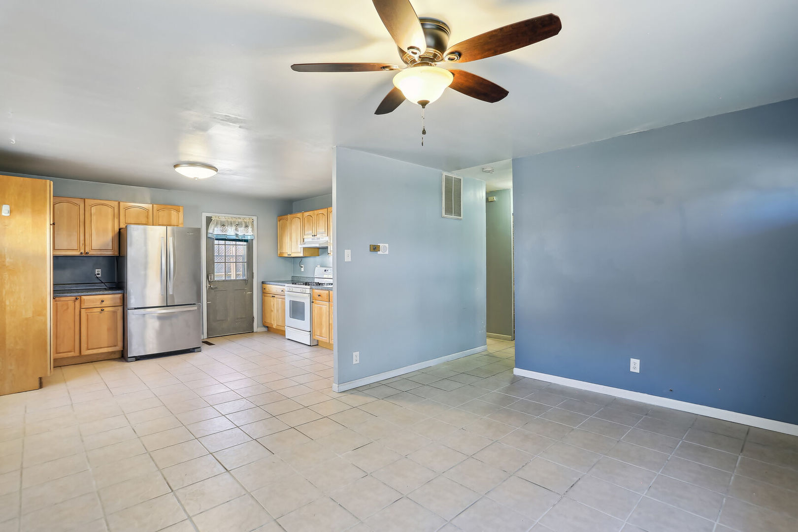 1706 Parkside Terrace Champaign, IL 61821 - Photo 8 of 25 Gallery Image 8
