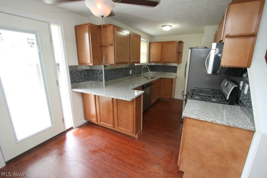 KITCHEN-DINING AREA
