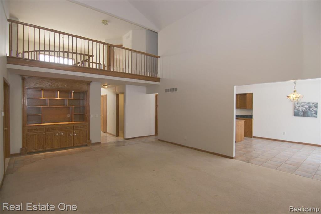 945 Maidstone Drive Rochester Hills, MI 48307 - Photo 8 of 25