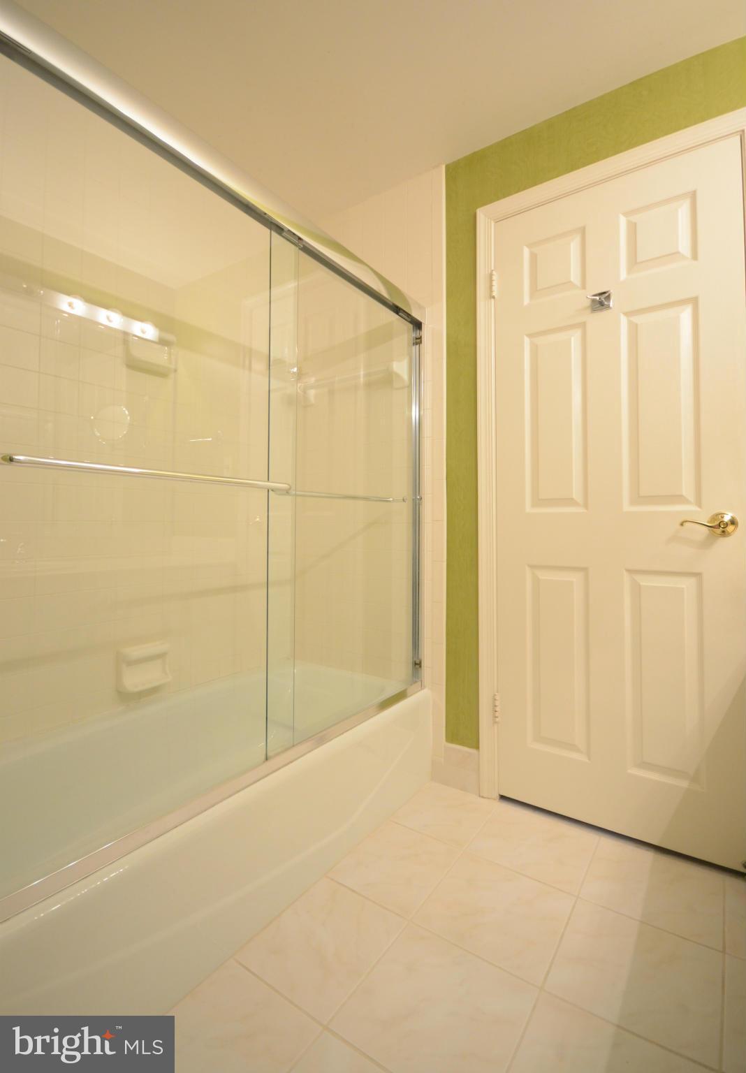 2331 Old Court Road, Unit 307 Baltimore, MD 21208 - Photo 17 of 21 Bath