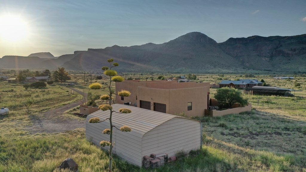 8 Sierra Vista Road Alpine, TX 79830 - Photo 12 of 32 Gallery Image 12