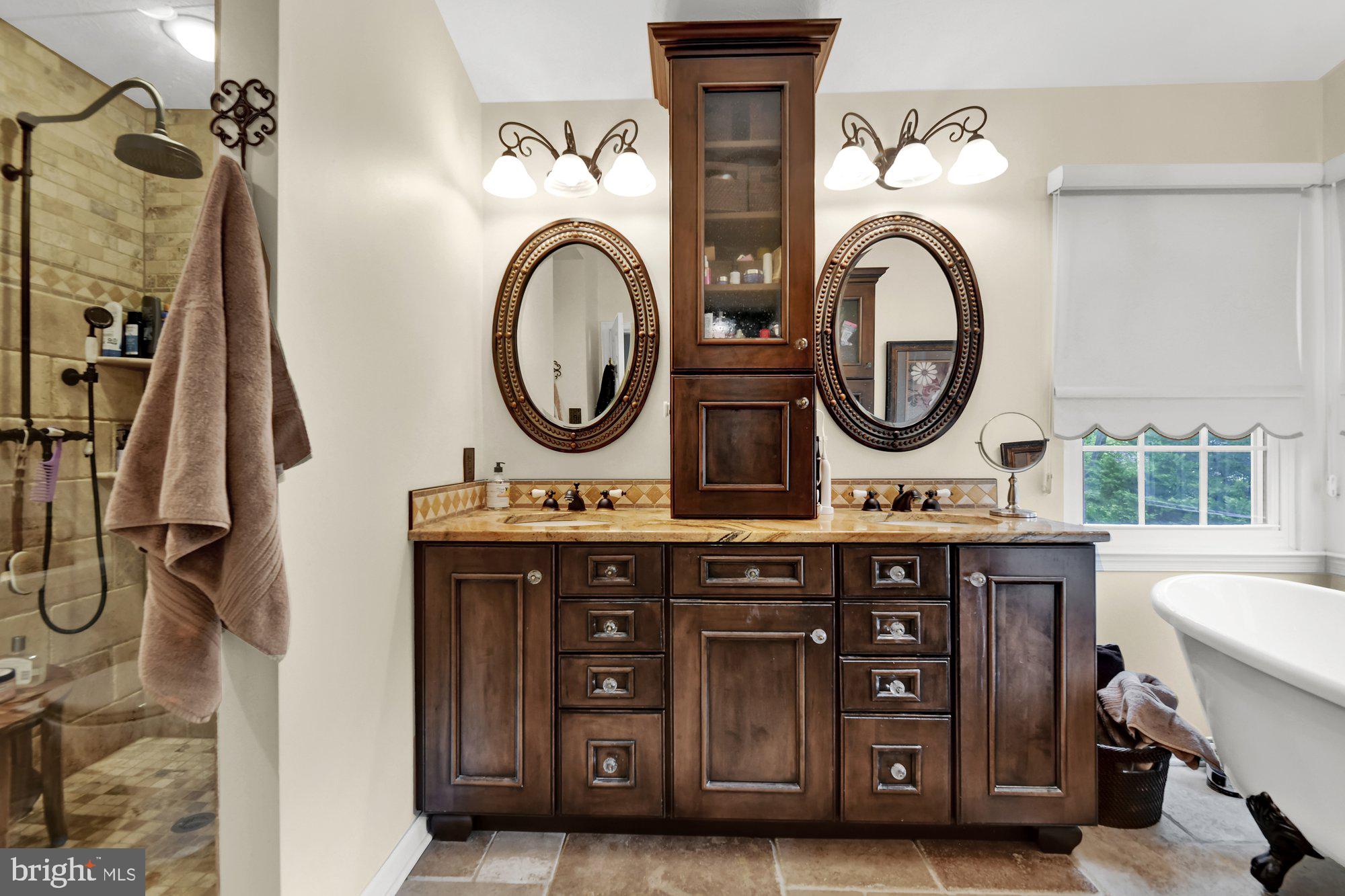 4 Boulder Brook Court Baltimore, MD 21209 - Photo 22 of 49 a view of entryway with washer and dryer