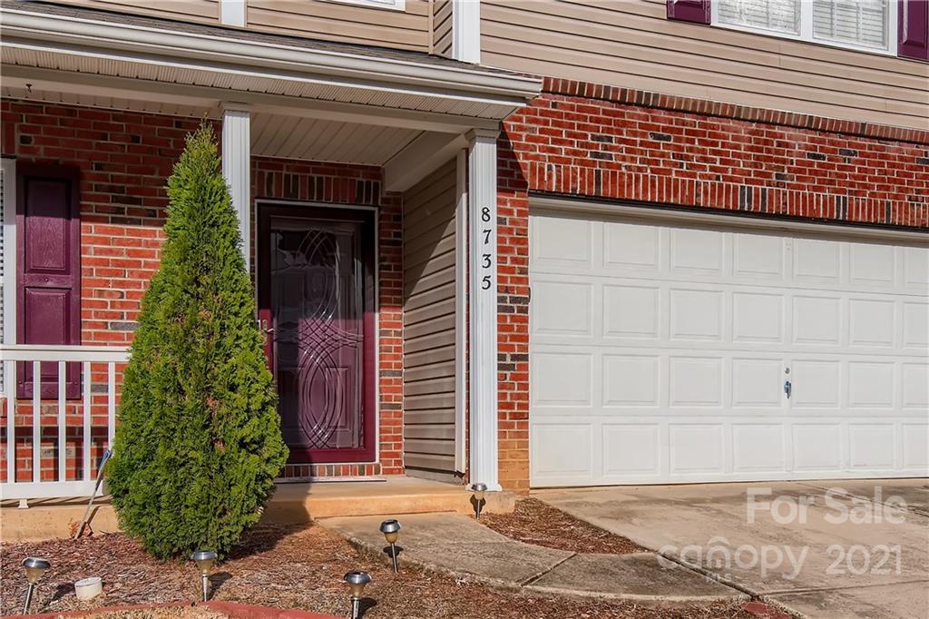 8735 Chalkstone Road Charlotte, NC 28216 - Photo 4 of 29 a front view of a house