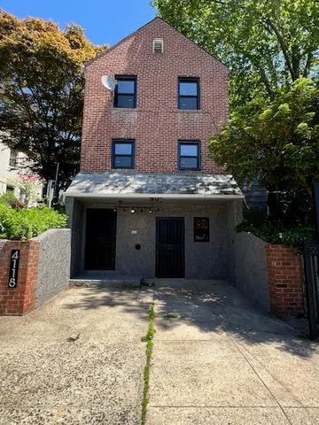 $785,000 | 4118 Hill Avenue | Wakefield