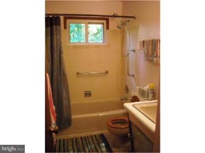 248 North Post Road Princeton Junction, NJ 08550 - Photo 10 of 11 Bathroom