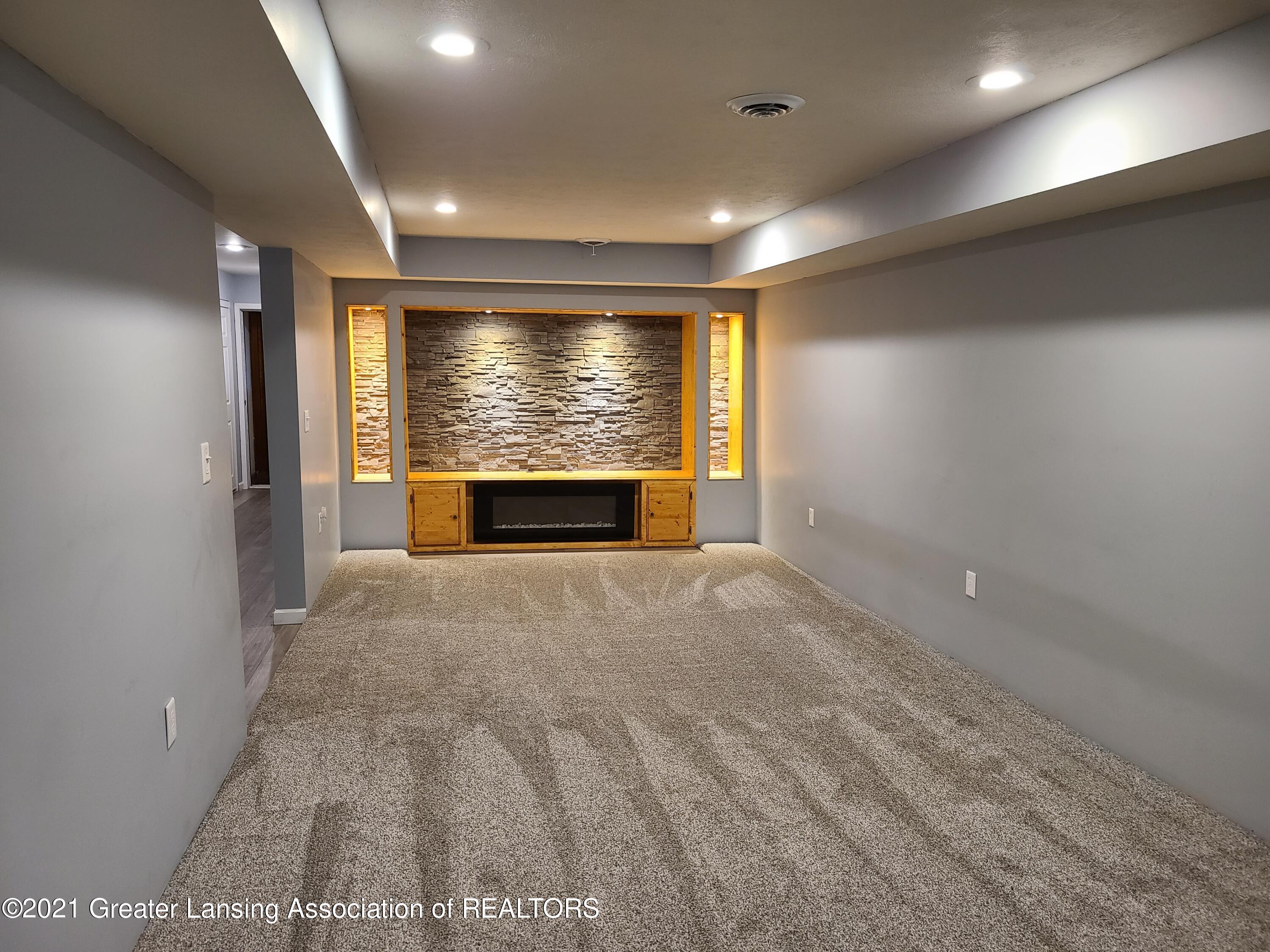 530 South Stine Road Charlotte, MI 48813 - Photo 23 of 27 20211127_135101