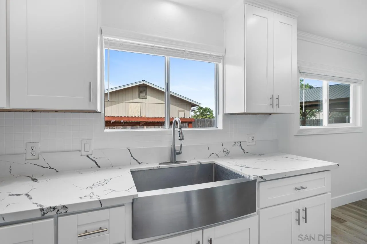 8632 Atlas View Drive Santee, CA 92071 - Photo 5 of 25