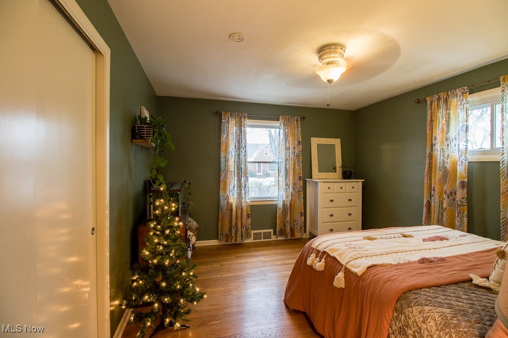 5691 Cherokee Road Cleveland, OH 44124 - Photo 14 of 40