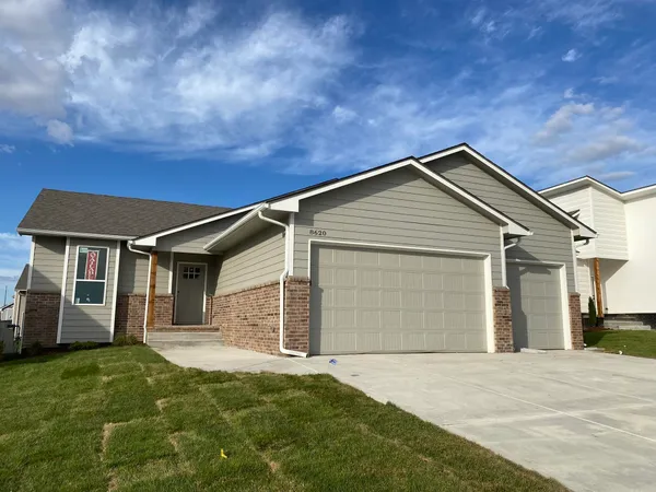 $342,647 | 8620 East Chris Street, Bel Aire, KS 67226