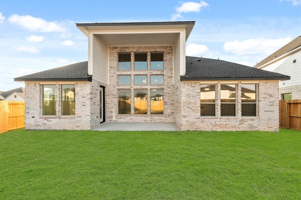 5122 McKinney Rdg Trail Rosenberg, TX 77471 - Photo 19 of 22 Representative image. Features, specifications, selections and colors may vary.