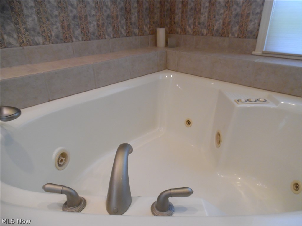 14755 Hubbard Road Burton, OH 44021 - Photo 22 of 35 Master Bath