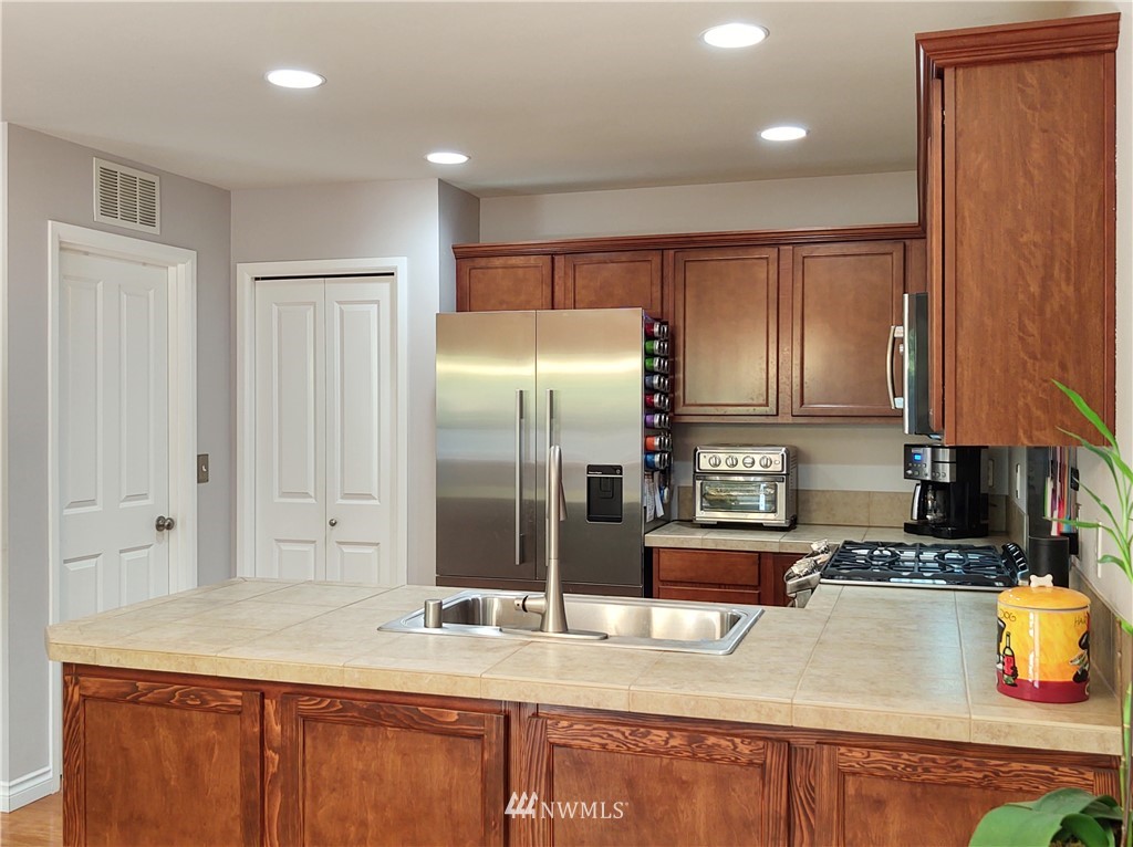 4214 167th Place Southeast Bothell, WA 98012 - Photo 13 of 40 Gallery Image 13