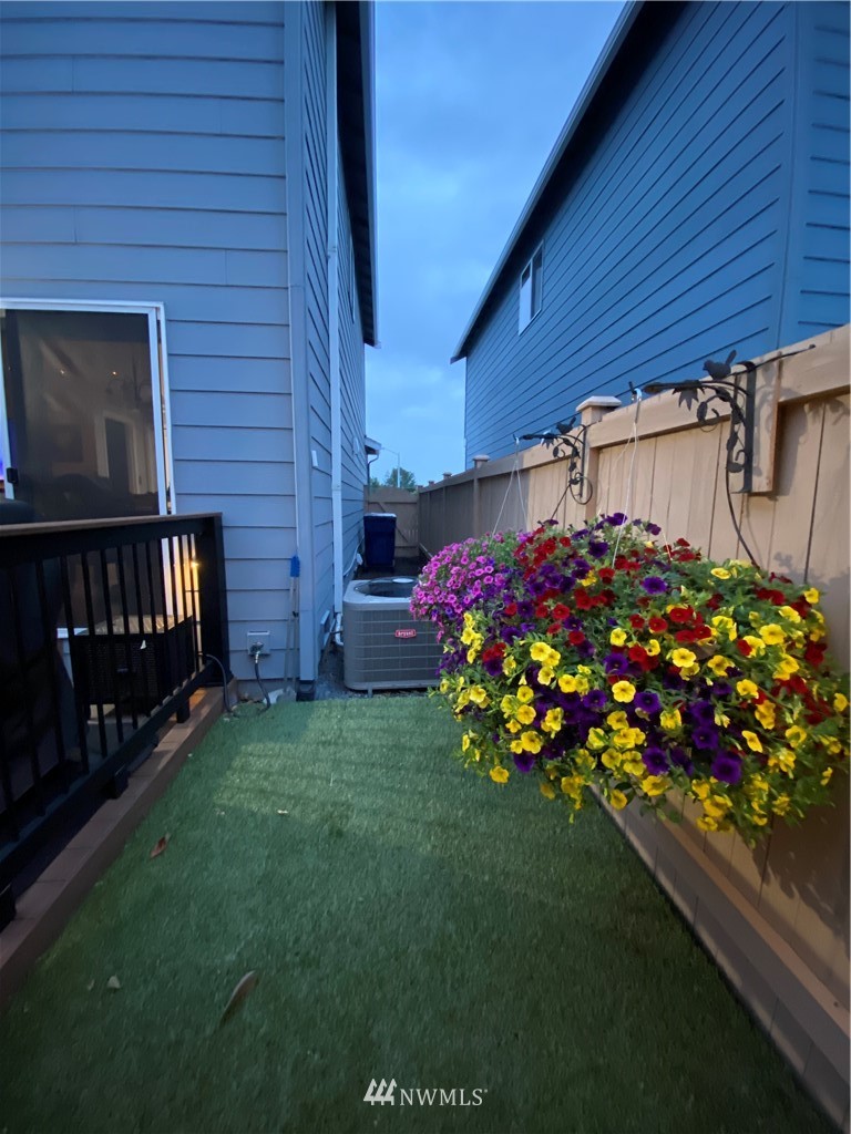 4214 167th Place Southeast Bothell, WA 98012 - Photo 35 of 40 Gallery Image 35