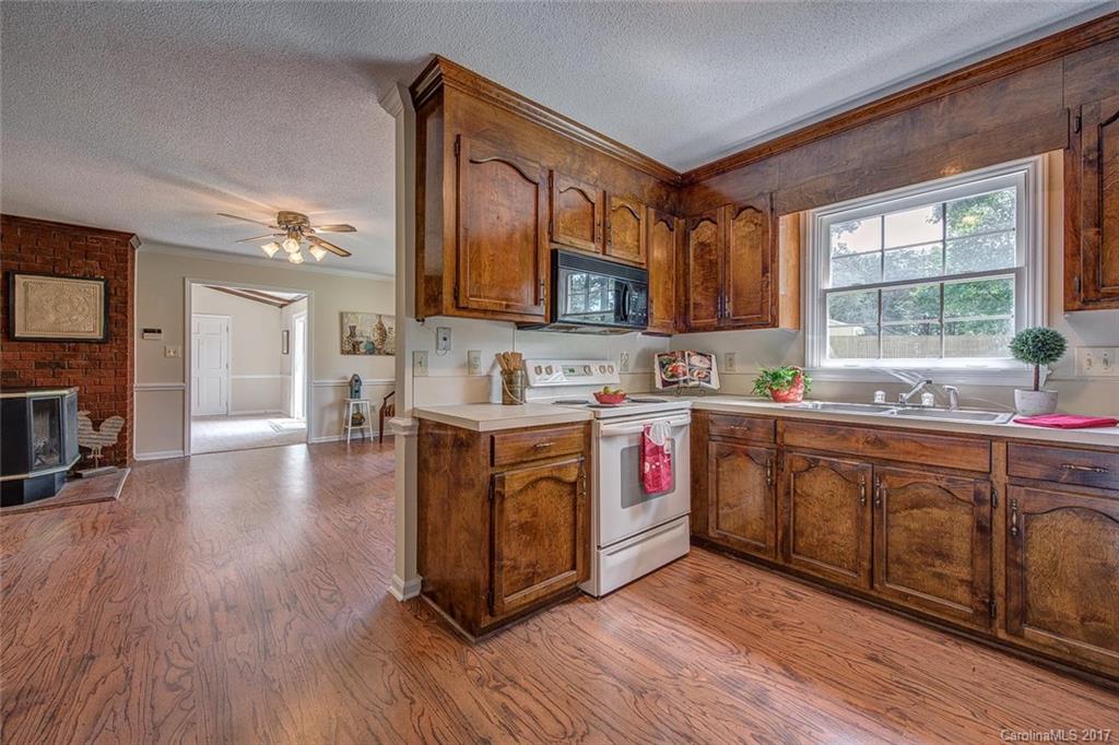 933 Oates Road Bessemer City, NC 28016 - Photo 9 of 22 Gallery Image 9