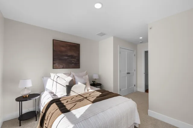 $424,000 | 13 Suffolk Drive, Unit 5, Concord, NH 03303