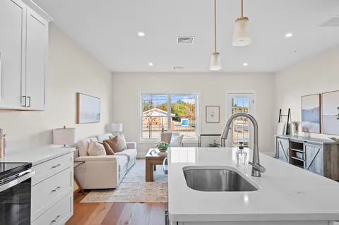 $424,000 | 13 Suffolk Drive, Unit 5, Concord, NH 03303