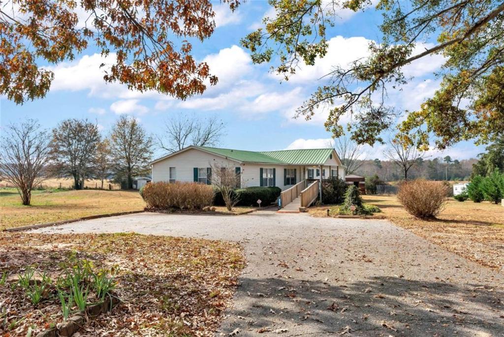 6392 Athens Highway Jefferson, GA 30549 - Photo 2 of 52